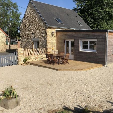Charmante Maison De Campagne En Pierres Et Bois Sartilly-Baie-Bocage Екстер'єр фото